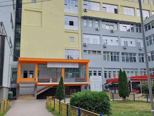 Маж е тешко повреден додека чекал лифт во болницата во Гостивар