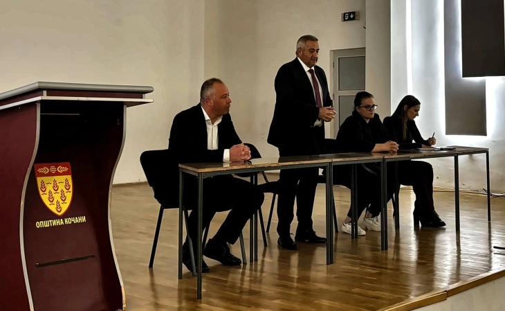 Министерот Клековски на средба со повредените во „Пулс“: Државата е тука на долги патеки!